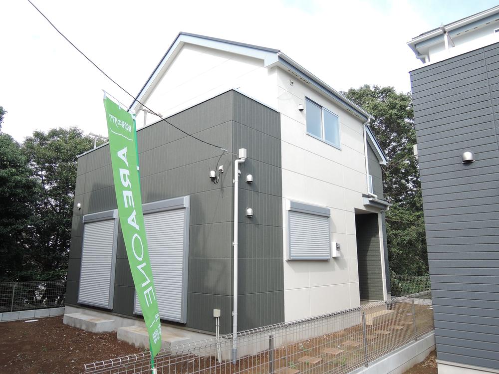 Local appearance photo. Local (11 May 2013) Shooting