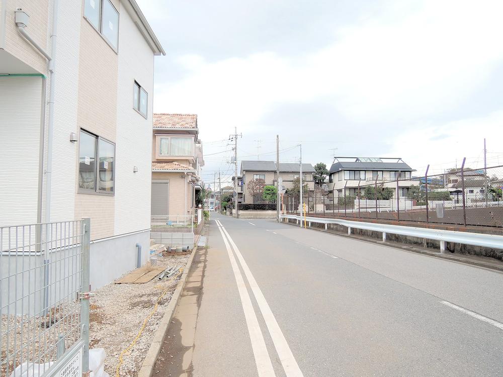 Local photos, including front road. Local (November 12, 2013) Shooting