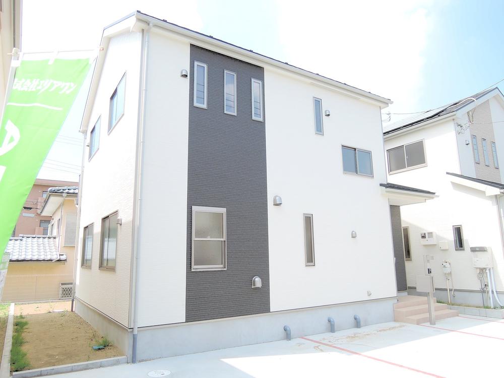 Rendering (appearance). Example of construction