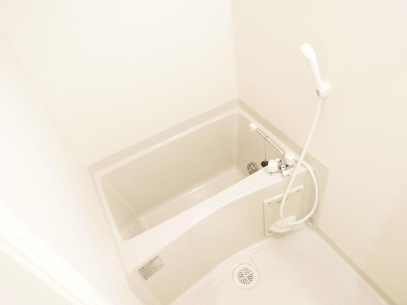 Bath. Comfortable spacious in space, There is also installed add cook function