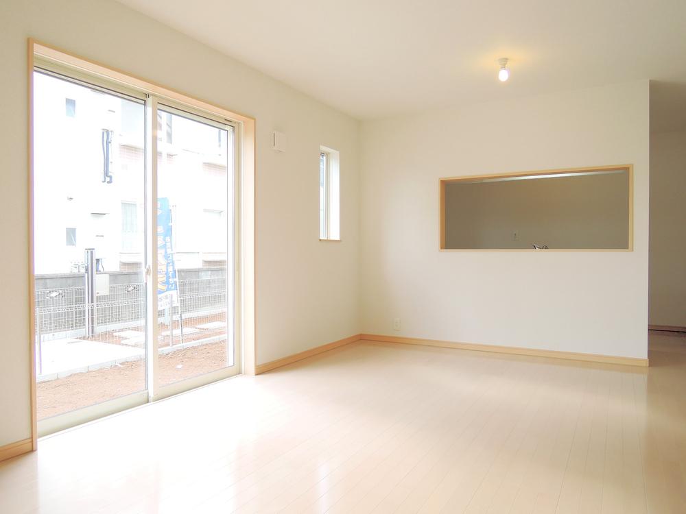 Living.  ※ 1 Building Local (November 12, 2013) Shooting