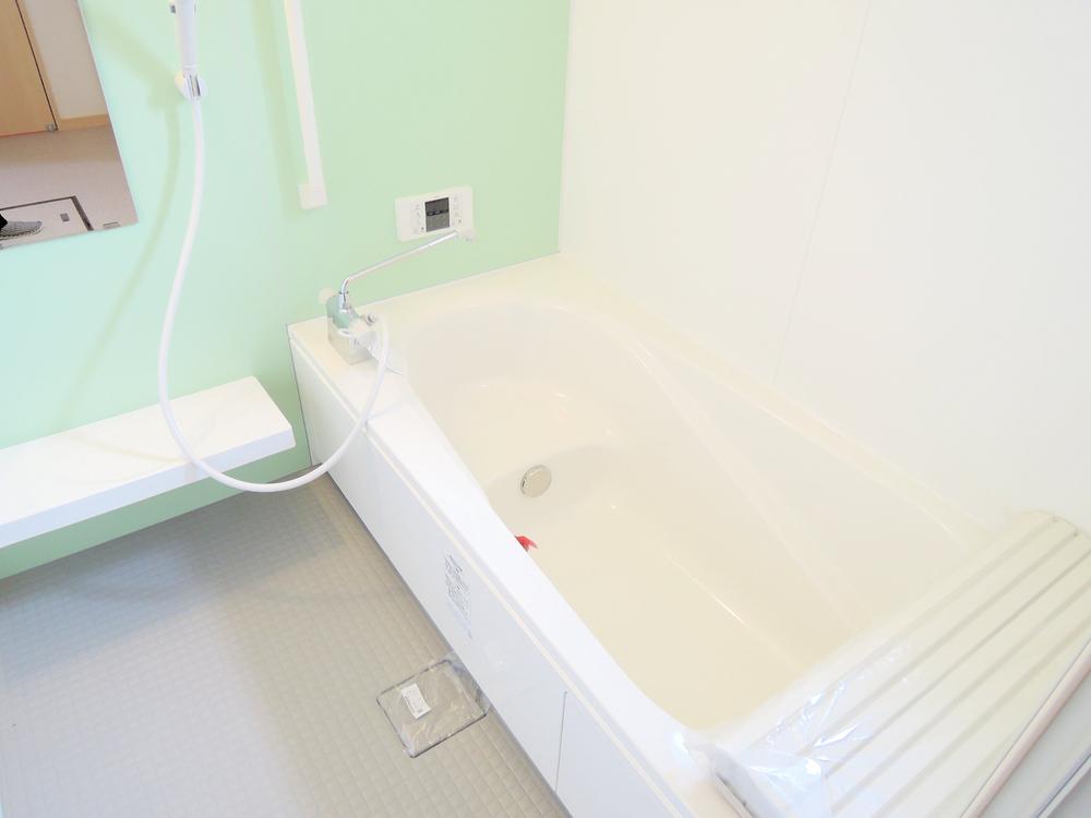 Bathroom.  ※ 1 Building Local (November 12, 2013) Shooting