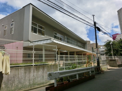 Dorakkusutoa. Inage 1100m to nursery school (drugstore)