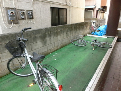 Other common areas. Bicycle parking space Yes