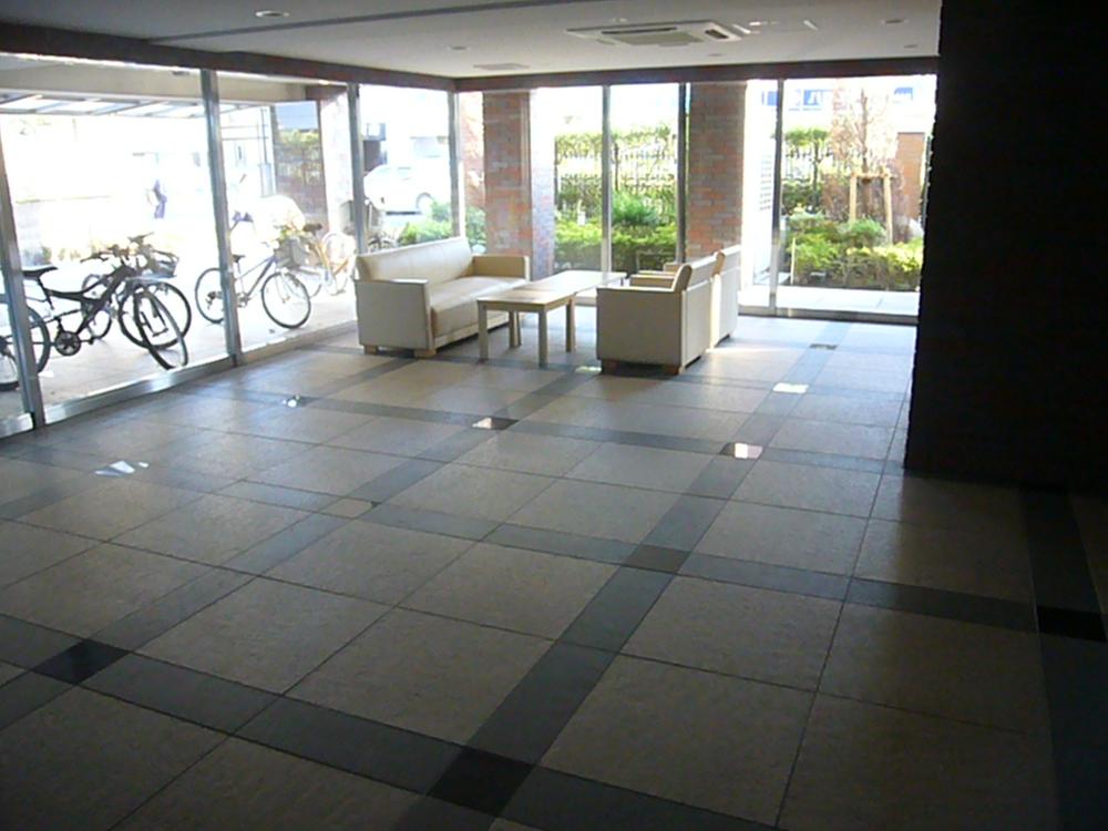 lobby. Lobby (2013 November shooting)