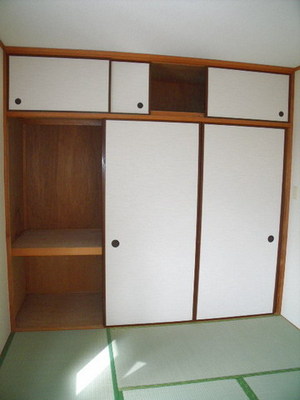 Receipt. Japanese-style room of the housing is large capacity