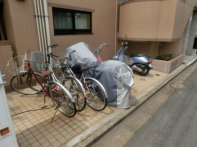 Other common areas. Bicycle parking space Yes