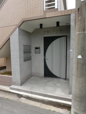 Entrance. With auto lock