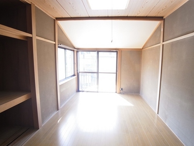 Living and room. Two-sided lighting, Balcony and Western-style (about 7.5 Pledge)