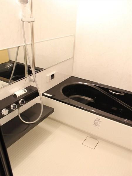 Bathroom.  [bathroom] Loose size was 1.25 square meters