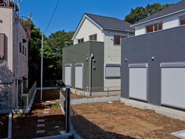 Local appearance photo. Building 2 appearance