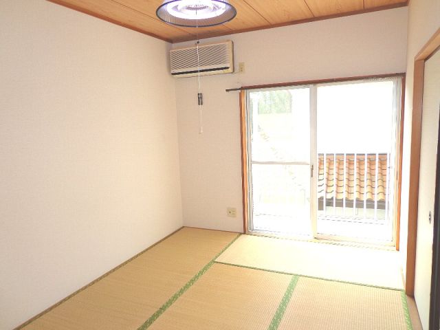 Living and room. Japanese-style room 6 quires