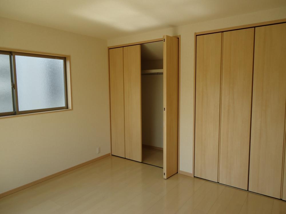 Non-living room. Indoor (12 May 2013) Shooting