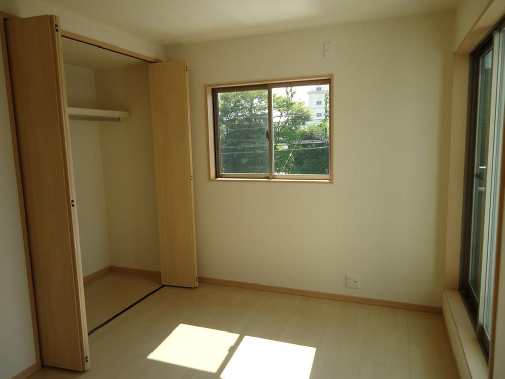 Non-living room. Indoor (12 May 2013) Shooting