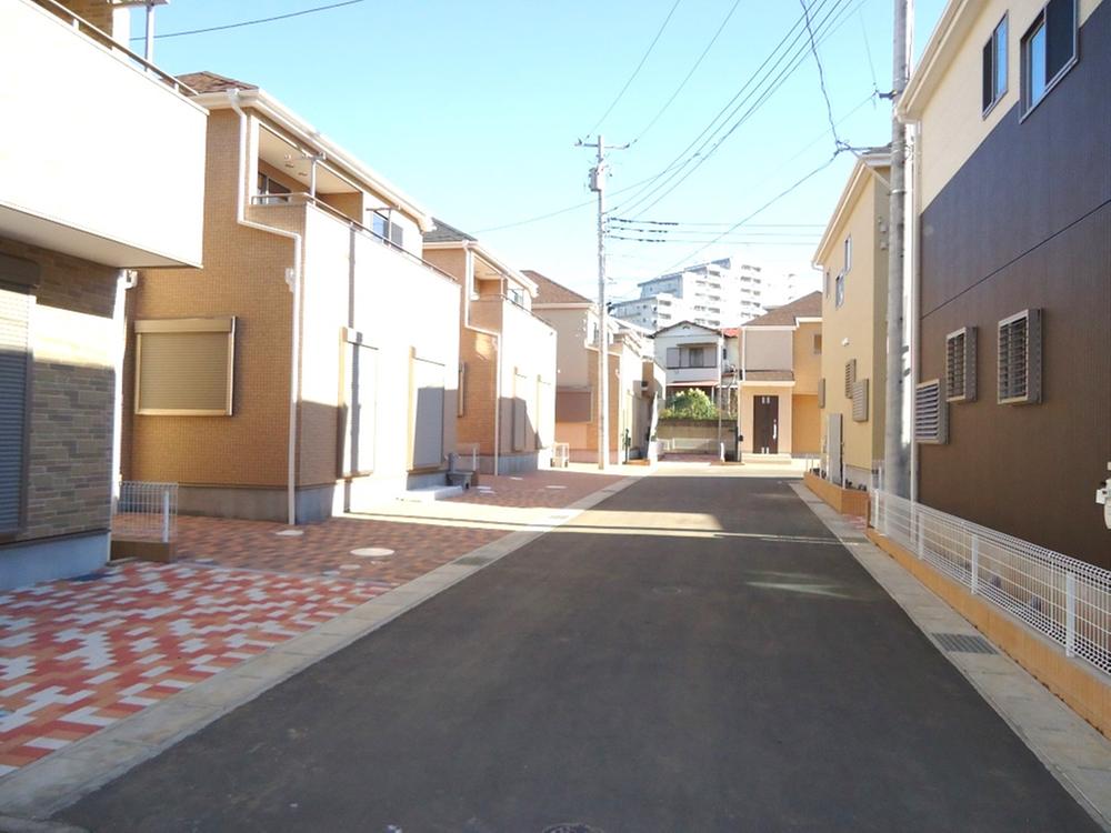 Local appearance photo. Local (12 May 2013) Shooting