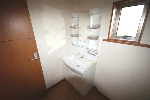 Wash basin, toilet. Washroom company enforcement example