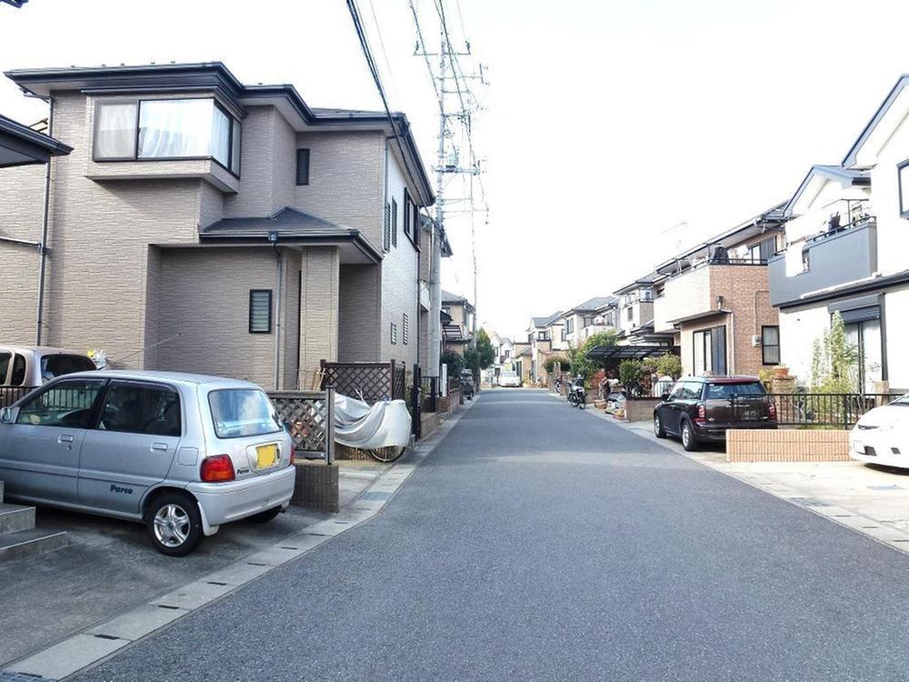 Local appearance photo. Local (12 May 2013) rooftops of the shooting quiet subdivision