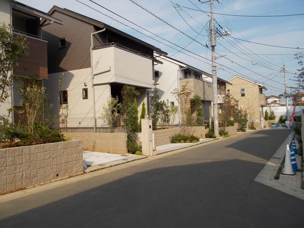 Local photos, including front road. Local south road (October 2013) Shooting