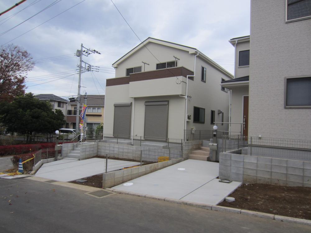 Local appearance photo. Local (11 May 2013) Shooting