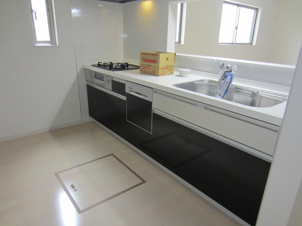 Kitchen. 1 Building room (November 2013) Shooting