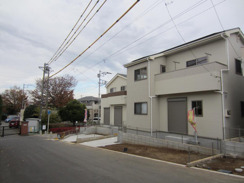 Local appearance photo. Local (11 May 2013) Shooting