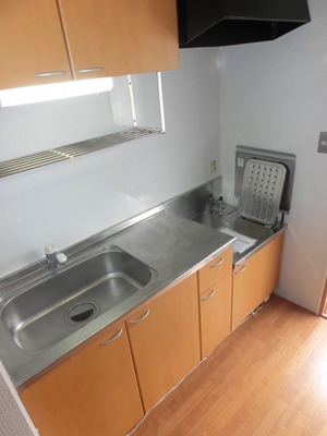 Kitchen. Two-burner stove installation Allowed