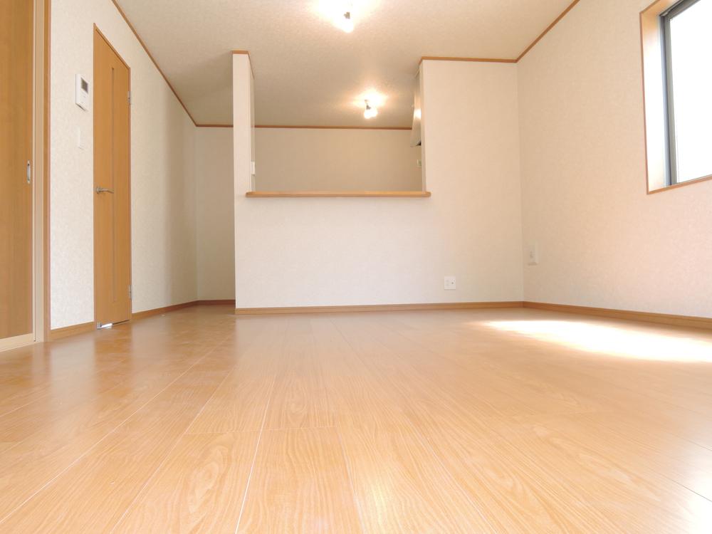 Same specifications photos (living). Example of construction