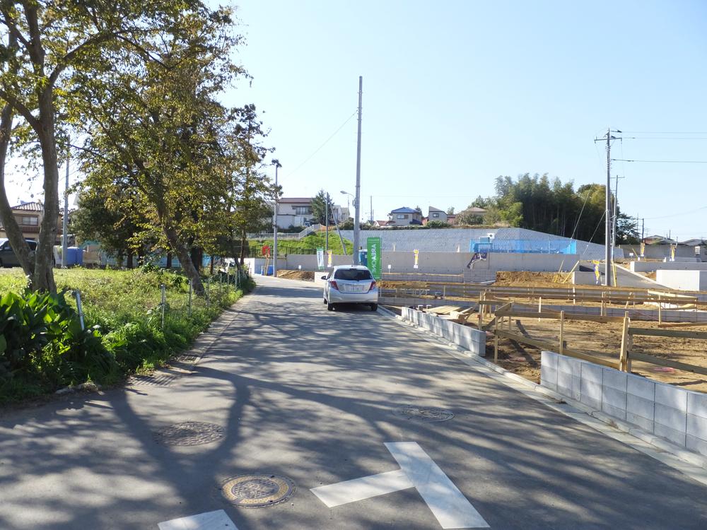 Local photos, including front road. (November 2013) Shooting