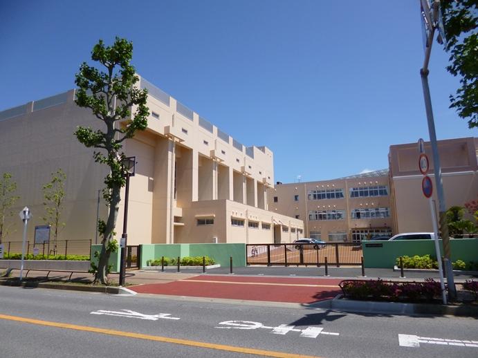 Primary school. Midoricho until elementary school 325m