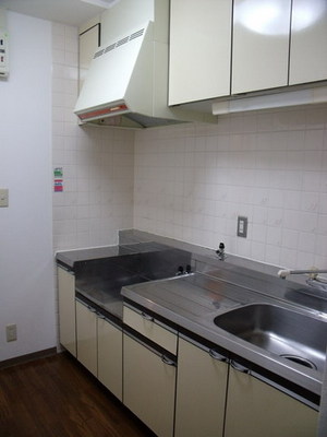 Kitchen. Gas stove can be installed in the kitchen