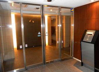Entrance. Auto-lock Mansion A 24-hour security system of the peace of mind