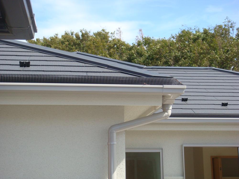 Other. Park next to, 5 ・ The roof of the 6 Building, Fallen leaves to prevent the clogging gutter established the "Esuronetto". We become made in consideration to small part.