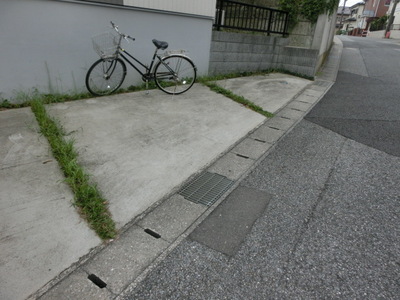 Parking lot. On-site parking