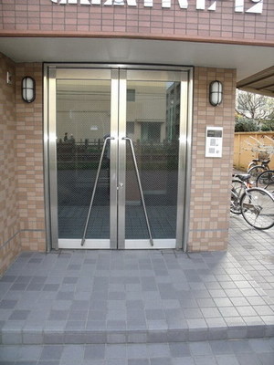 Entrance. Auto-lock support is Entrance