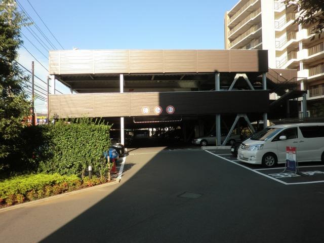 Parking lot. You can use the first floor roof with part