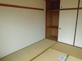 Living and room. It's Japanese mind Japanese-style room