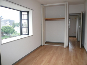 Living and room. Bay window is nice corner room