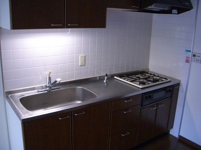 Kitchen. (This is the inverting type) to participate in household chores easy to open kitchen.