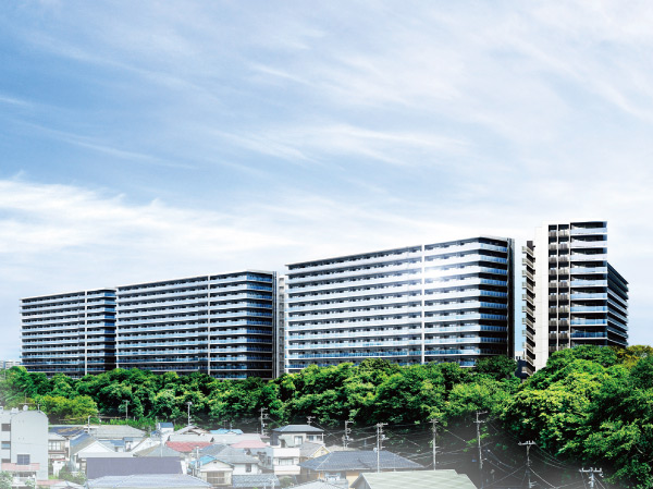 Features of the building.  [Exterior - Rendering] Detached houses spread over the green park. Far ahead has spread the sea of ​​buildings and Inage of Makuhari the.  ※ The appearance Rendering drawn on the basis of the drawings of the design stage, In the surrounding cityscape photo (August 2012 shooting) those CG synthesis, In fact a slightly different.