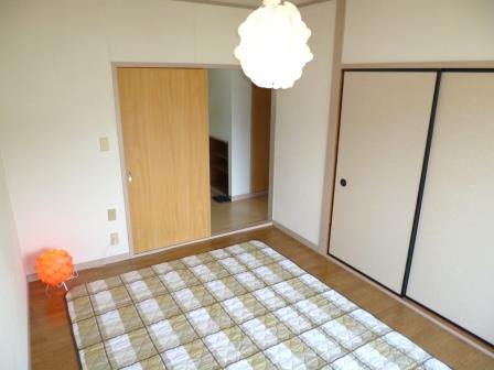 Balcony. It puts you in various ways since the two rooms ☆  ☆  ☆