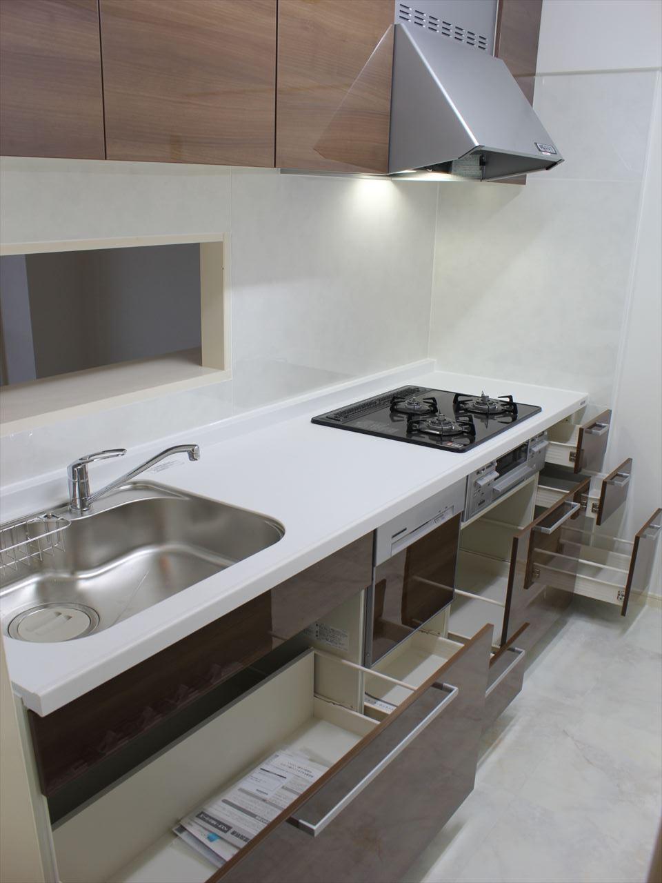 Kitchen. Indoor (12 May 2013) Shooting