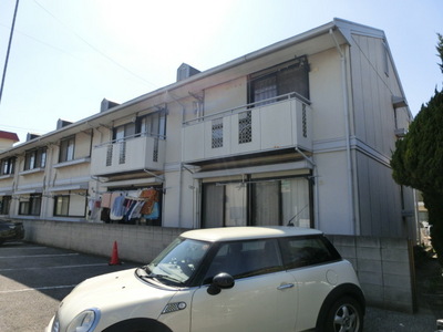 Building appearance. Keisei Inage Train Station is a 6-minute walk.