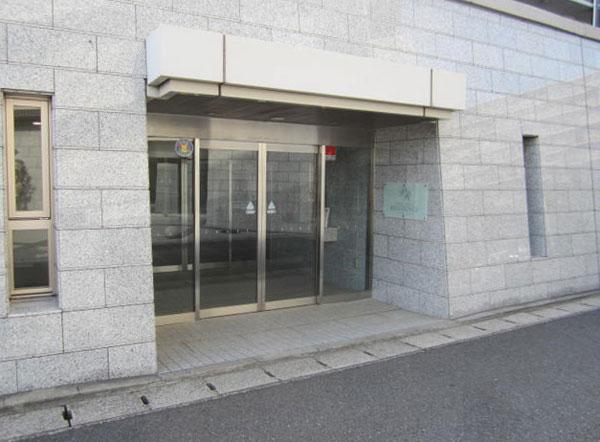 Entrance. Common areas