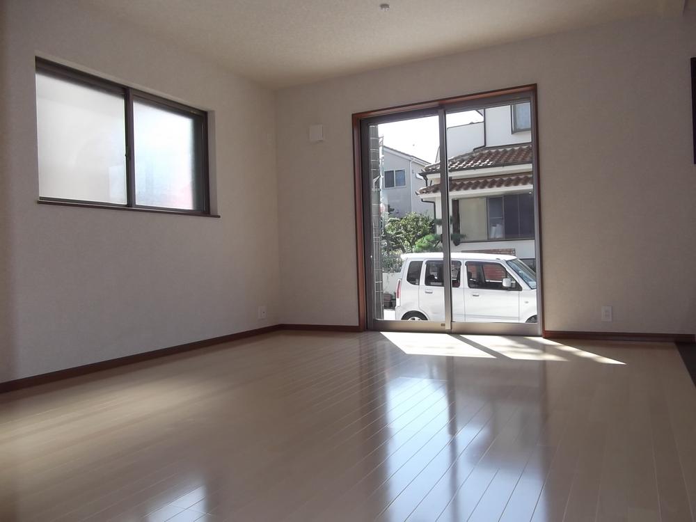 Same specifications photos (living). Same specifications