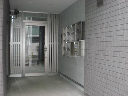 Other. Auto-lock entrance