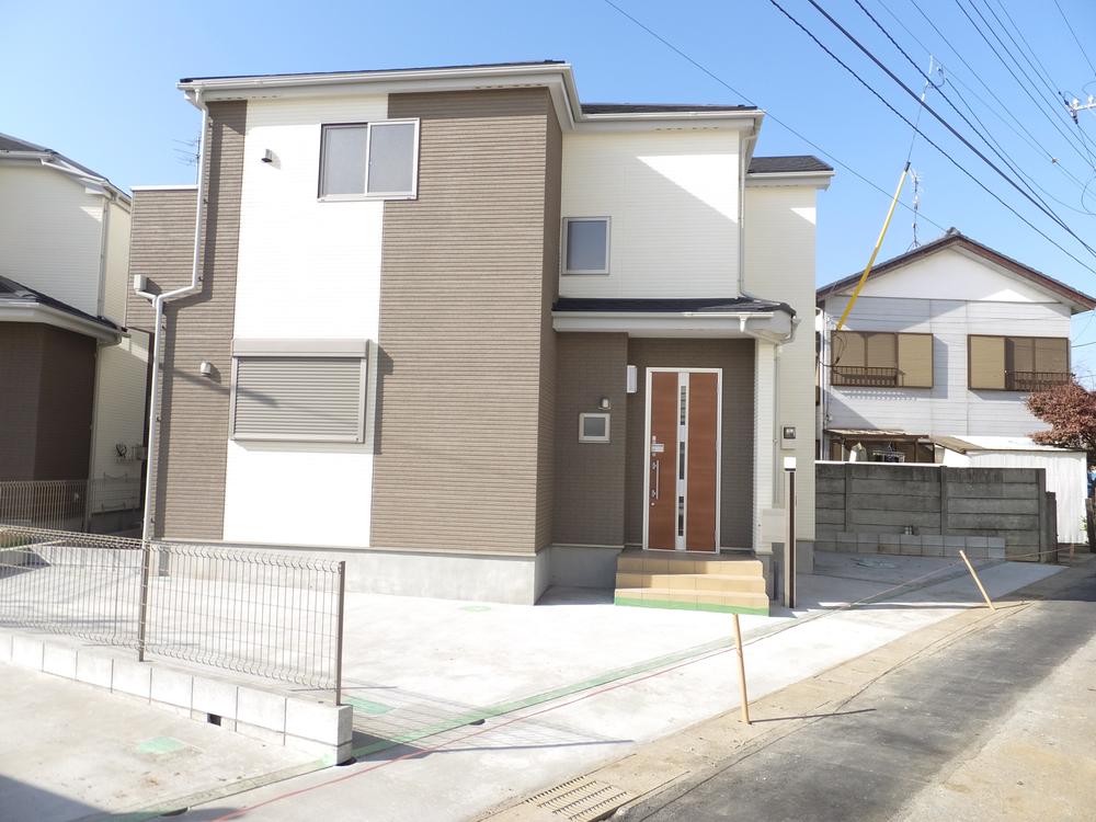 Local appearance photo. 1 Building Local (12 May 2013) Shooting