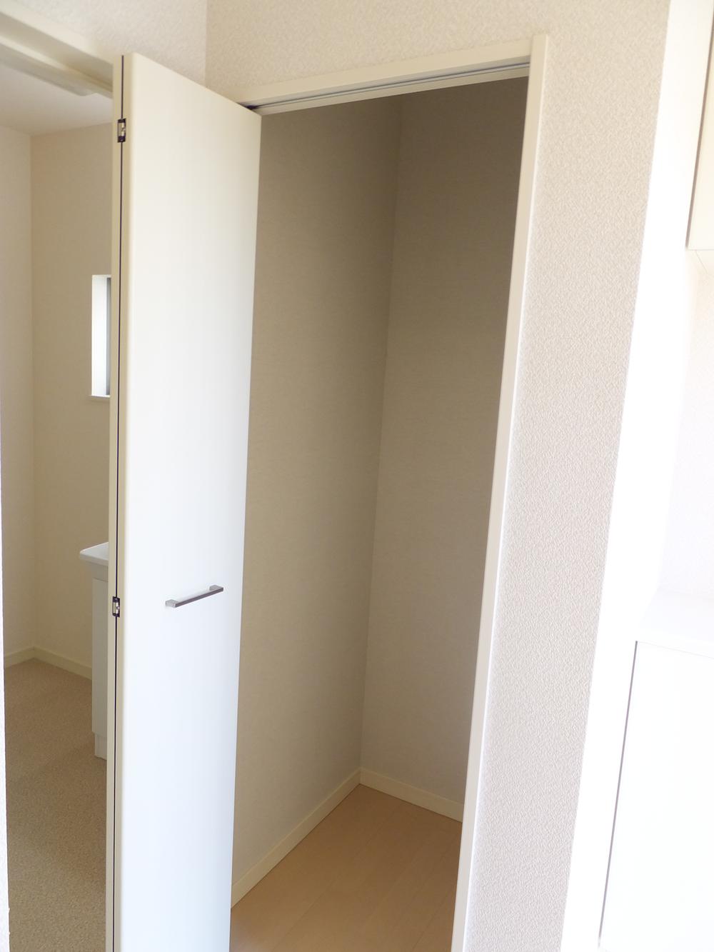 Receipt. Shoe box side of the housing (2 Building)