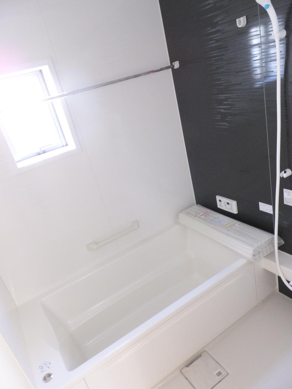 Bathroom. 1 Building (December 2013) Shooting