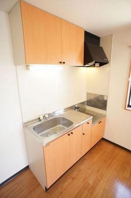 Kitchen. Two-burner stove installation Allowed ・ There ventilation window on the side. 