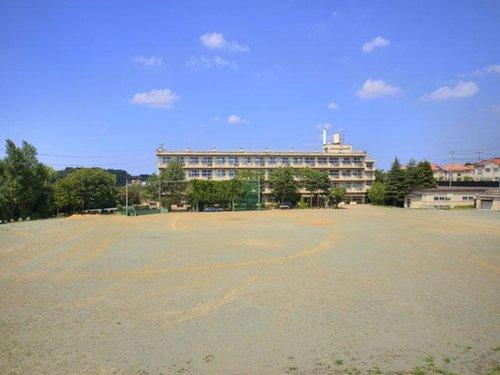 Junior high school. 1861m until the Chiba Municipal Midorigaoka Junior High School